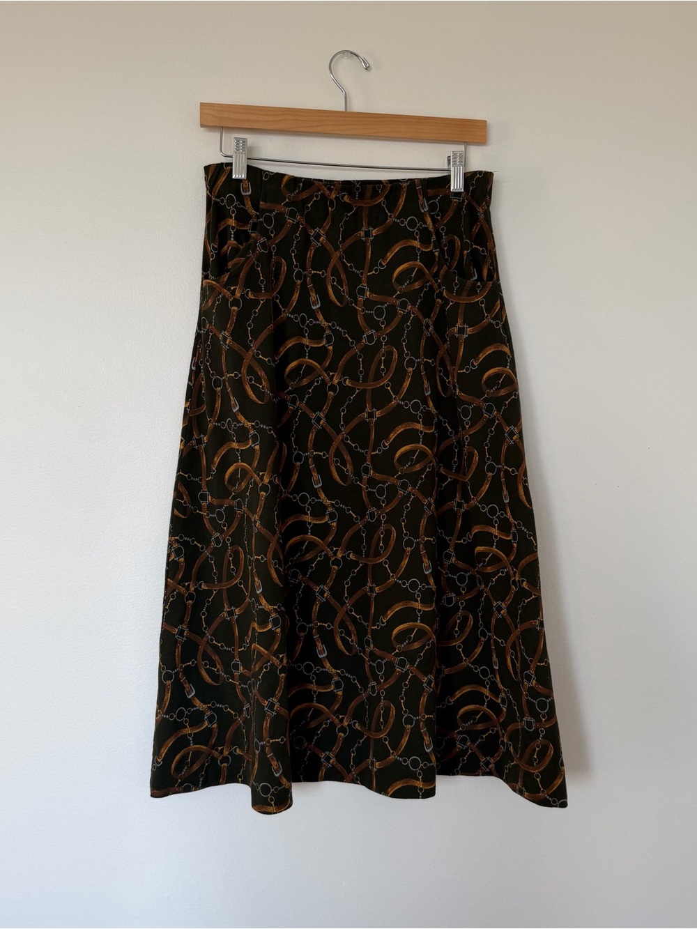 Jones New York Dark Green A-Line Skirt with Brown Graphic Chain Print